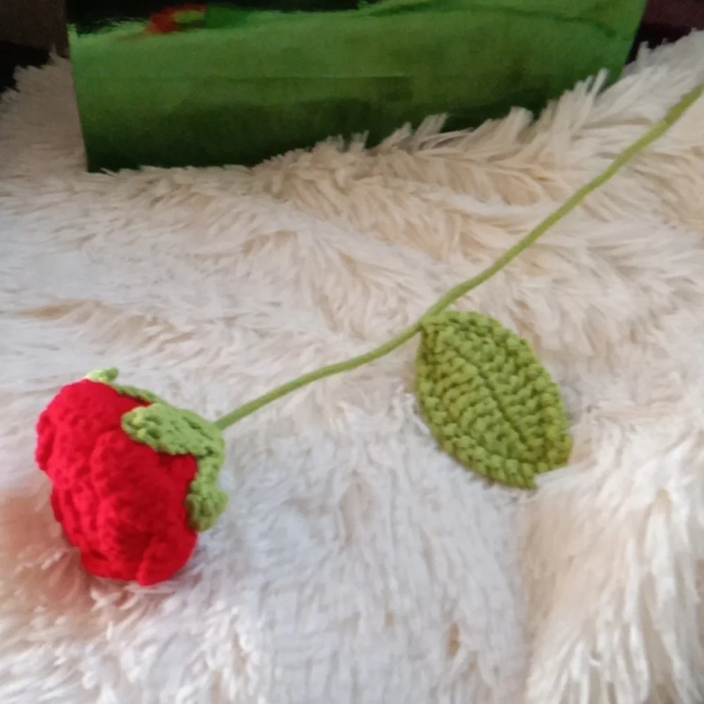 NWT crochet forever flower